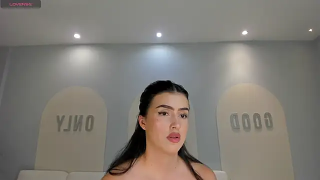 PaulinaSantos  online show from 22, 4, 2026
