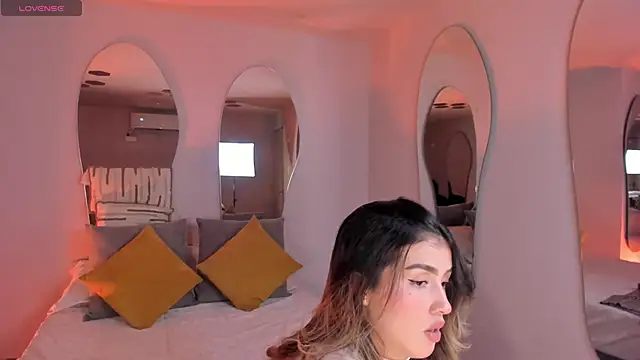 PaulinaSantos  online show from 10, 9, 2025