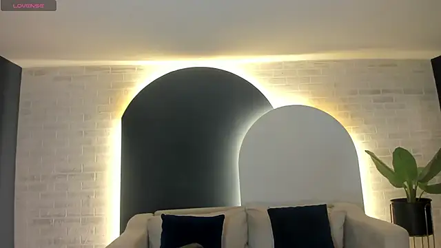 PaulinaSantos  online show from 7, 11, 2025