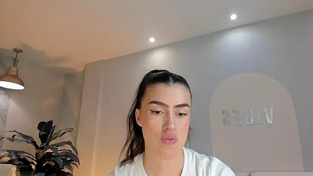 PaulinaSantos  online show from 28, 3, 2026