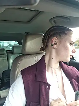 SophieCharm online show from 25, 11, 2025