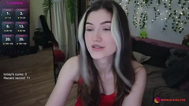 monikavenom online show from 7, 10, 2025