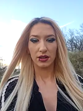 Snapshot of Julia-Sugar chatting on 22, 3, 2025 Julia-Sugar online show from 22, 3, 2025