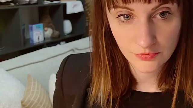 victoirenextdoor online show from 16, 2, 2026