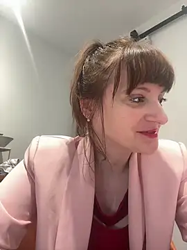 Snapshot of victoirenextdoor chatting on 22, 10, 2025 victoirenextdoor online show from 22, 10, 2025