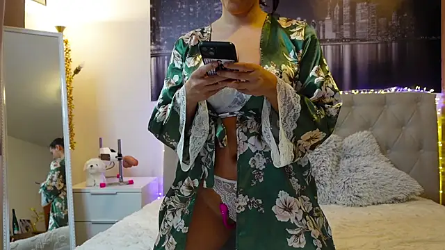 Lora Chanel online show from 15, 5, 2026