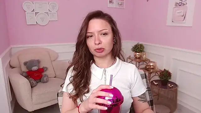 LucySkilar online show from 9, 4, 2026