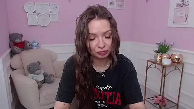 LucySkilar online show from 28, 11, 2025