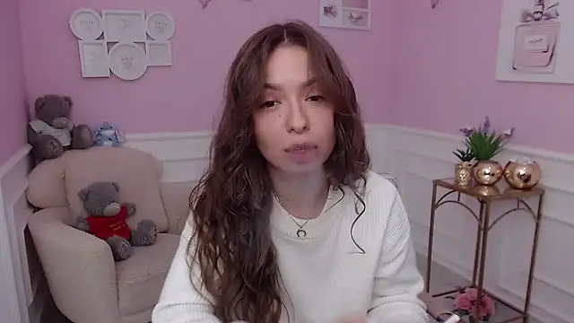 LucySkilar online show from 12, 10, 2025