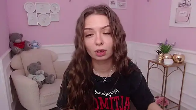 LucySkilar online show from 30, 11, 2025