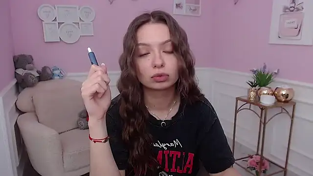 LucySkilar online show from 27, 11, 2025