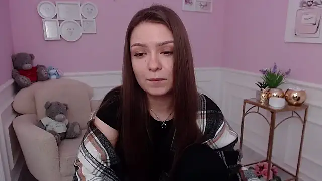 LucySkilar online show from 19, 12, 2025