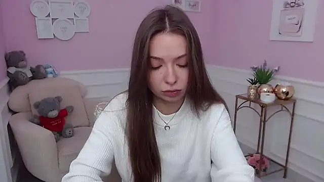 LucySkilar online show from 31, 10, 2025