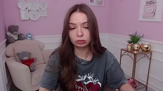 LucySkilar online show from 23, 10, 2025