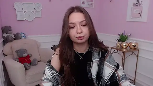 LucySkilar online show from 28, 10, 2025