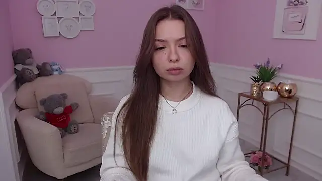 LucySkilar online show from 4, 11, 2025