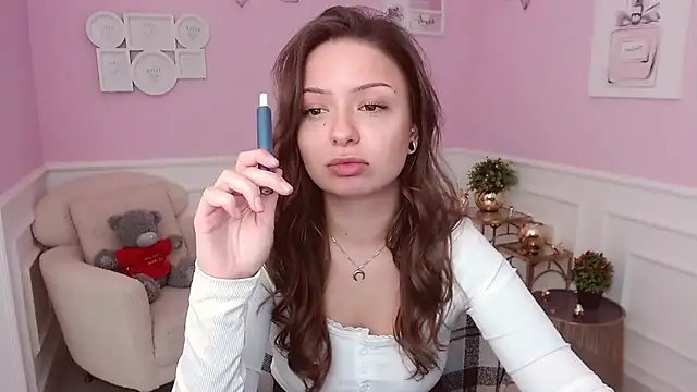 Snapshot of LucySkilar chatting on 10, 7, 2026 LucySkilar online show from 10, 7, 2026