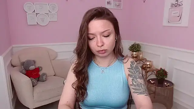 LucySkilar online show from 7, 4, 2026