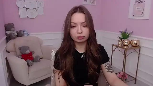 LucySkilar online show from 27, 10, 2025