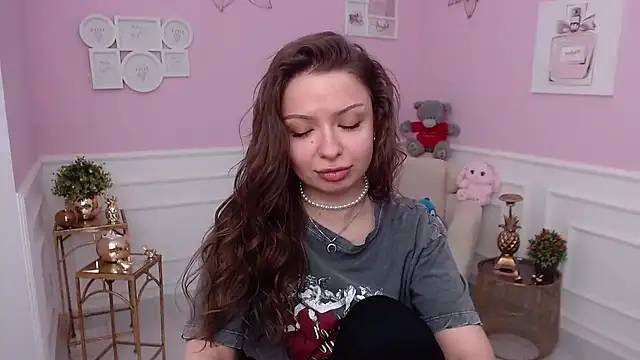 LucySkilar online show from 3, 2, 2026