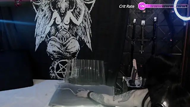 Evil Queen 666 online show from 15, 2, 2025