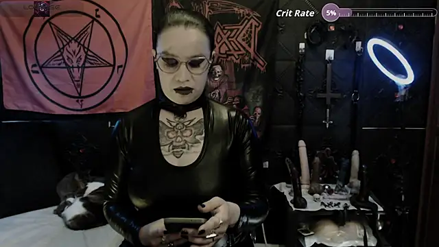 Evil Queen 666 online show from 14, 9, 2025