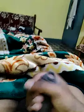 Snapshot of Brown_Munda047 chatting on 17, 12, 2025 Brown Munda047 online show from 17, 12, 2025