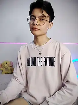 Dmitri Aksnes online show from 3, 10, 2025