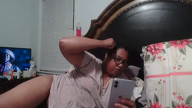 Snapshot of ebonyred chatting on 3, 7, 2026 ebonyred online show from 3, 7, 2026