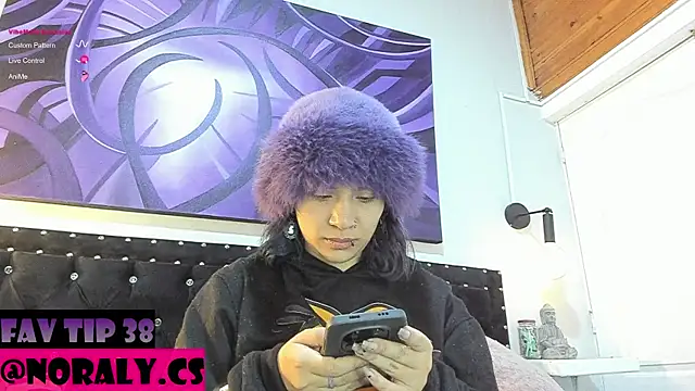 Snapshot of hey_noraly chatting on 15, 6, 2026 hey noraly online show from 15, 6, 2026