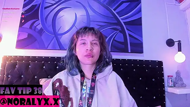 Snapshot of hey_noraly chatting on 17, 7, 2026 hey noraly online show from 17, 7, 2026