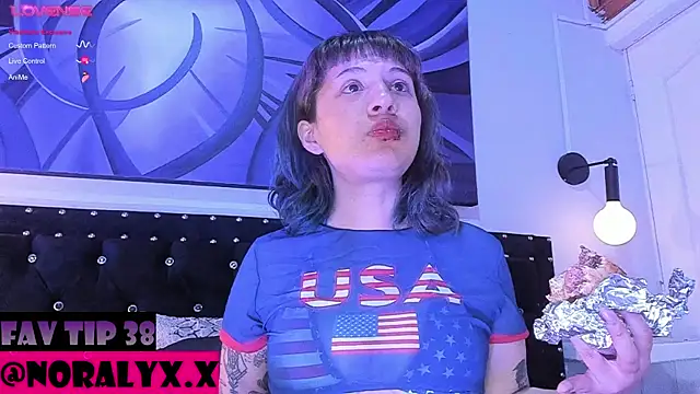 Snapshot of hey_noraly chatting on 5, 7, 2026 hey noraly online show from 5, 7, 2026
