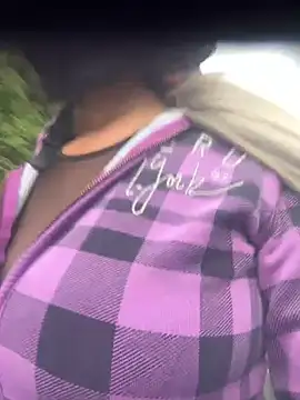 nicole valencia  online show from 15, 2, 2025