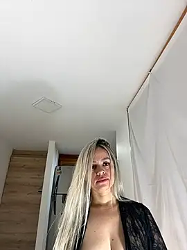 nicole valencia  online show from 16, 2, 2025