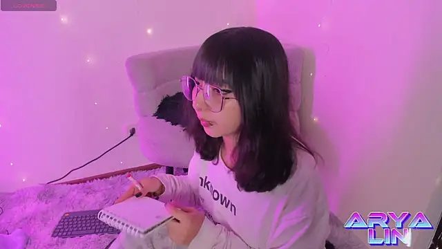 Snapshot of arysUwU chatting on 26, 6, 2026 arysUwU online show from 26, 6, 2026