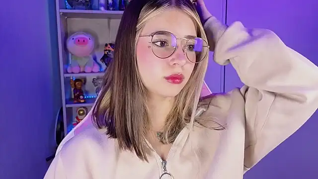 EmilyMiller  online show from 15, 10, 2025