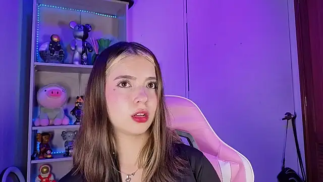 EmilyMiller  online show from 2, 10, 2025