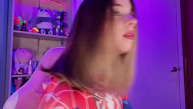 EmilyMiller  online show from 10, 4, 2026