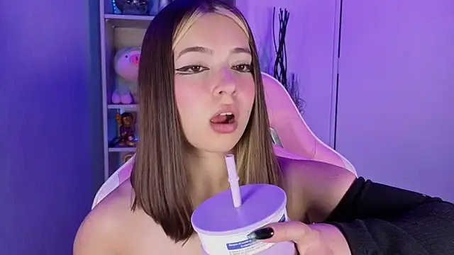 EmilyMiller  online show from 1, 10, 2025