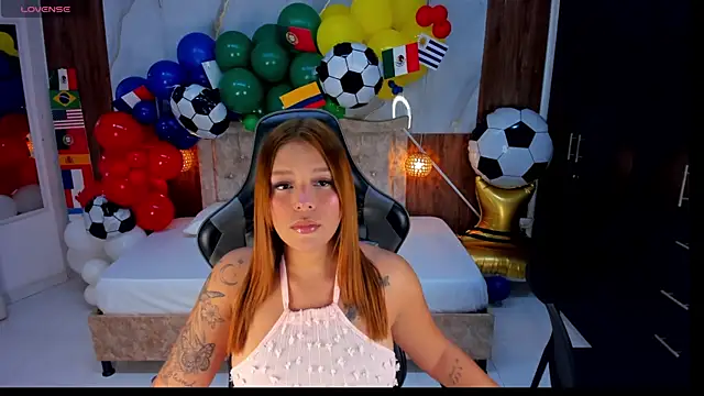 Snapshot of mia_18v chatting on 7, 7, 2026 mia 18v online show from 7, 7, 2026