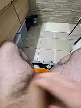 doudoucharlyc4 online show from 8, 1, 2025