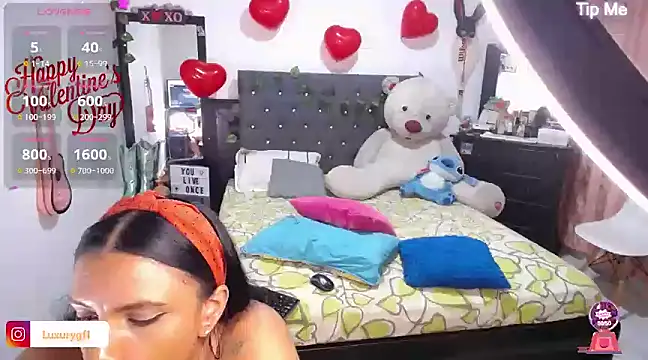 Pocahontaslovex online show from 15, 2, 2025