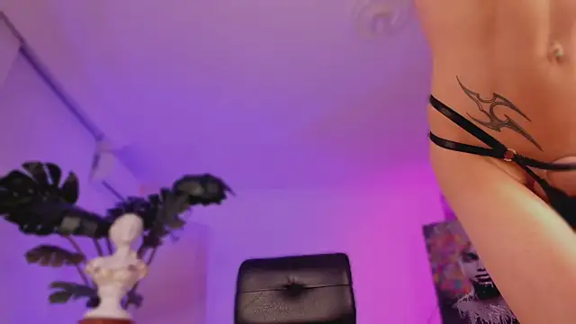 Taylor  foxxx online show from 13, 3, 2025