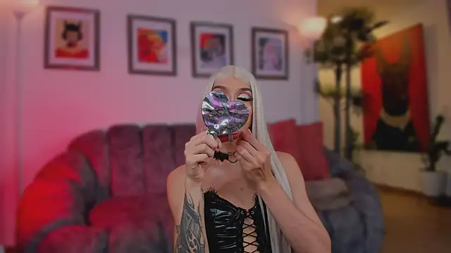 Taylor  foxxx online show from 22, 5, 2026
