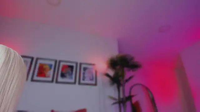 Taylor  foxxx online show from 5, 11, 2025