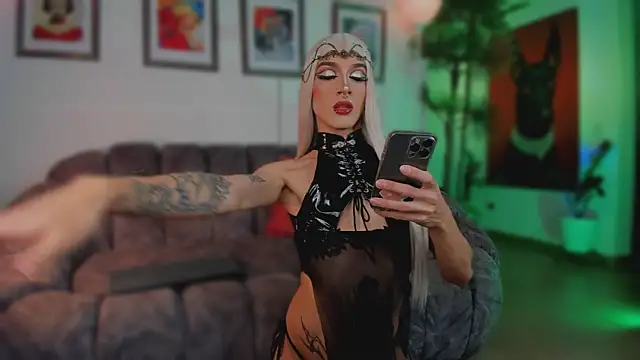 Taylor  foxxx online show from 16, 5, 2026