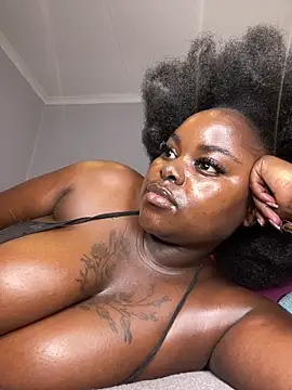 Honeycoco0211 online show from 4, 12, 2025