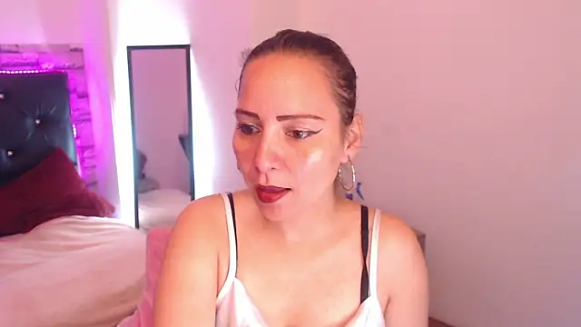 camila delarosa online show from 19, 9, 2025