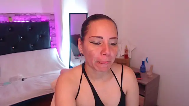 camila delarosa online show from 18, 9, 2025