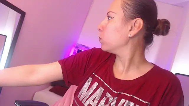 camila delarosa online show from 15, 9, 2025